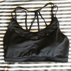 VS Strappy Mesh-Trim Sports Bra, Large